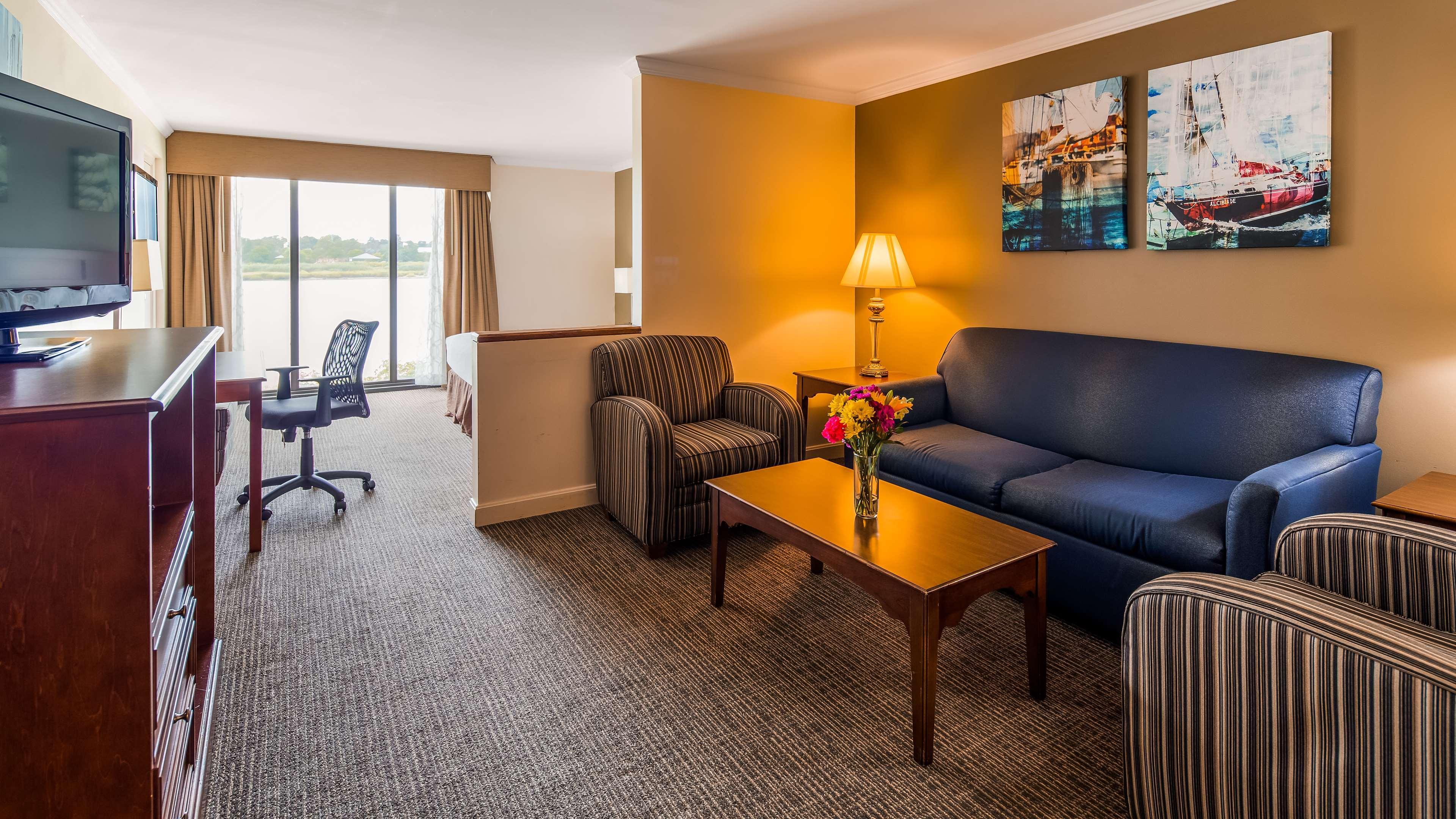 Best Western Adams Inn Quincy-Boston Exterior photo